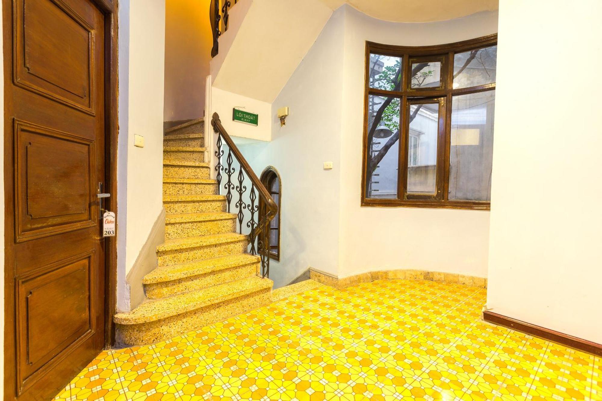 Chikoo Homestay Spot-On Hanoi Bagian luar foto